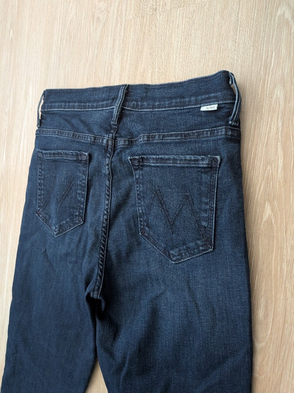 MOTHER Jeans Women's 28 The Weekender Fray Mint Condition Flare - Picture 8 of 13